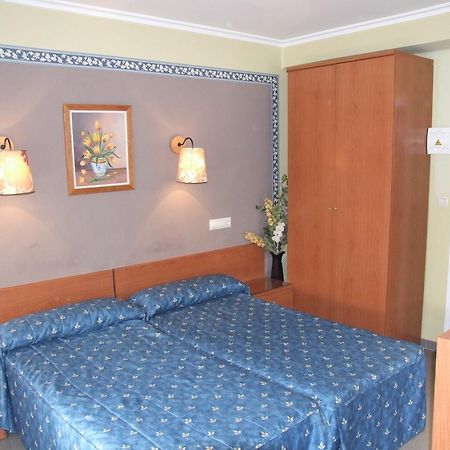 Hostal El Botero Monreal del Campo Esterno foto