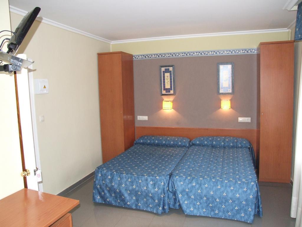 Hostal El Botero Monreal del Campo Esterno foto