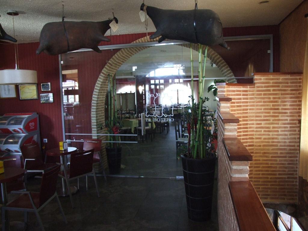 Hostal El Botero Monreal del Campo Esterno foto