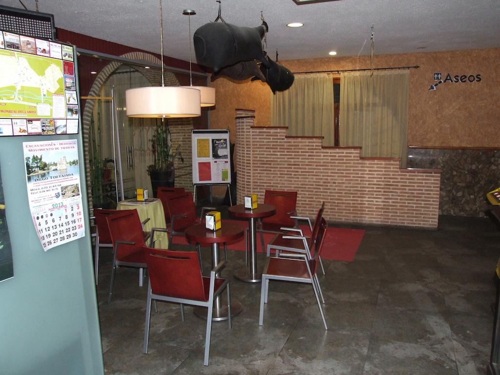 Hostal El Botero Monreal del Campo Esterno foto